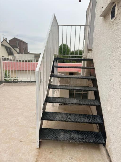 פיירפיט-סור-סיין Charmante Studio Ligne 13 Tram 5 Saint Denis מראה חיצוני תמונה